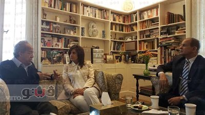 لجنة الإعفاء الجمركي لسيارات المصريين بالخارج تبحث جدولة الضرائب