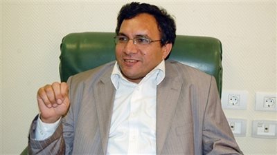 عمار على حسن: منع مسلمي بريطانيا من الاحتفال بصلاة العيد تقييد للحرية