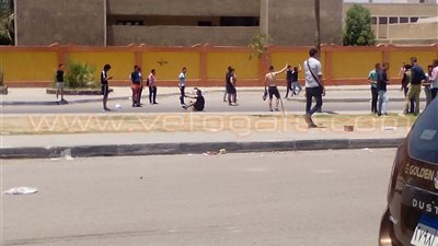 بالصور.. طالب يخلع ملابسه بحلوان بعد انتهاء امتحانات الثانوية