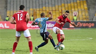 تعادل محبط للأهلي أمام الوداد.. هدف «مؤمن» المبكر ليس كافيا.. أخطاء الدفاع بالعرضيات «عرض مستمر».. اتهامات للحكم بالتحامل على بطل مصر.. والجماهير تحلم بتكرار سيناريو أبو تريكة