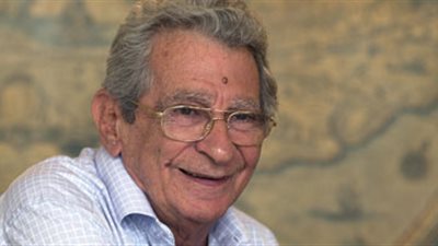 مشادة في العمارة بسبب زكام يوسف شاهين