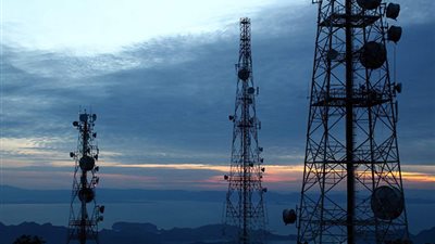 الوادي الجديد تنتهي من مشروع تركيب 57 برجا للاتصالات