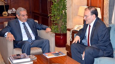 وزير الصناعة يبحث مع سفير أرمينيا تعزيز العلاقات الاقتصادية