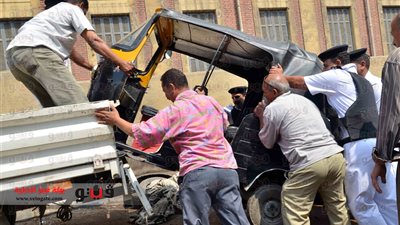 بالصور.. إزالة الكافيهات المخالفة ومواقف 