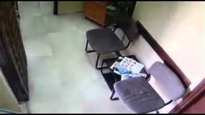 بالفيديو.. لحظة سرقة مكتب في وضح النهار بفلسطين