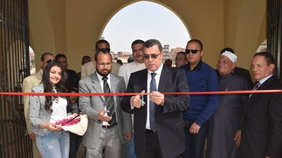 محافظ الفيوم يفتتح مركز الأعمال الحرفية بالسيليين
