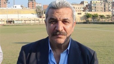 نائب بالمحلة يتعهد بصرف حوافز العمال حال انتظامهم في العمل