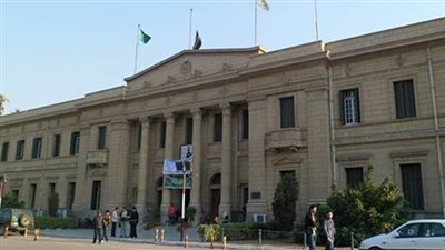 «آداب القاهرة» تحدد موعد امتحانات الميدتيرم