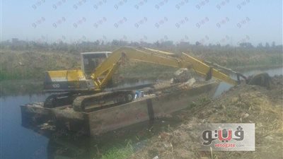 تطهير وإزالة مخلفات مصارف بمنيا القمح ومشتول السوق في الشرقية