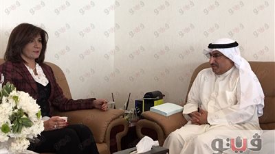 نبيلة مكرم تبحث أوضاع المصريين مع وزير التعليم العالي الكويتي