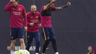 إنريكي يعلن قائمة برشلونة للقاء «بتيس» بالليجا