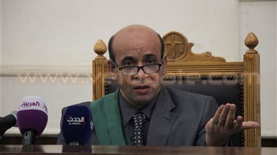 قاضي «أحداث العدوة»: تعذر حضور «بديع» بسبب قضية اقتحام السجون