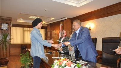 محافظ الجيزة يستقبل المشاركين في مبادرة «عايزين نتعلم» (صور)