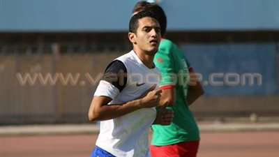 لاعب الشمس يجري أشعة على الكتف بعد إصابته بودية الأهلي