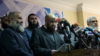 «النور» يعلن دعم السيسي في السباق الرئاسي.. الحزب يعقد مؤتمرا صحفيا لتأييد الرئيس بالانتخابات.. «مخيون» يضع ورقة عمل للحكومة.. وخير الله: نريد تغيير المجموعة الاقتصادية