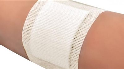 أبعِد اللاصقات المسكنة للألم عن طفلك لهذا السبب