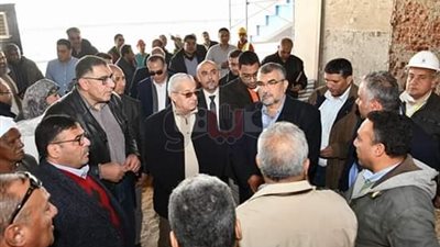 رئيس المقاولون العرب يتفقد أعمال تطوير إستاد القاهرة استعدادا لبطولة أفريقيا (صور)