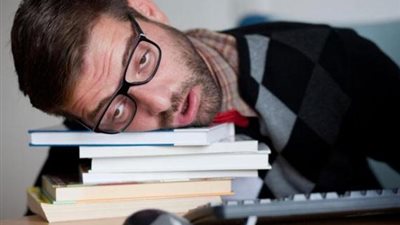 عادات يومية تعيق عمل المخ وتتلف خلاياه