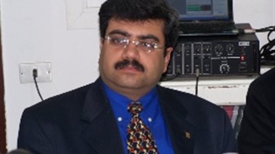 فكرى: مبادرات الحوار الوطنى شكلية وغير جادة