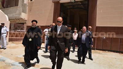 محافظ مطروح يخصص أرضا لمدافن الأقباط احتفالًا بعيد القيامة