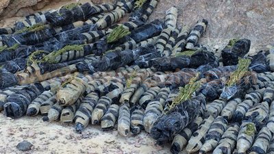 بالصور.. ضبط 500 لفافة بانجو في مخزن بـ«نويبع»