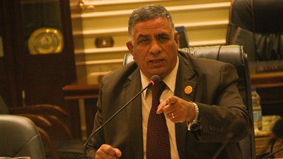 وهب الله يطالب بالتعاطف مع العاملين في صرف بدل الإجازات