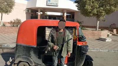 سائق يقتل طالب للفوز بتوك توك في الإسماعيلية (صور)