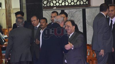 وزراء وفنانون في عزاء والدة وزير المالية (صور)