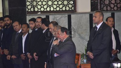 كبار رجال الدولة والوزراء في عزاء والدة وزير المالية.. مدبولي وطارق عامر في مقدمة الحضور.. مفتي الجمهورية وأسامة الأزهري ووزير الداخلية الأسبق يقدمون واجب العزاء.. ونواب وإعلاميون ضمن الحضور