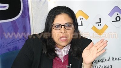 منى جاب الله تكثف جولاتها بالمنشية والجمالية في «العيد»