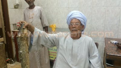 بالصور..إقبال على شراء الملوحة في أسوان