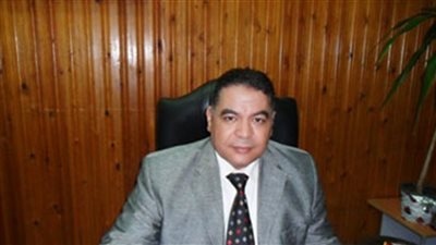 «سرحان» يناقش مشكلات العاملين بمستشفى العزازي في الشرقية