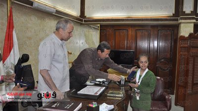 بالصور.. محافظ الوادى الجديد يكرم الفائزين في مسابقات الأولمبياد الخاص