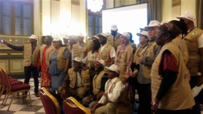 بعثة الاتحاد الأفريقى لمتابعة انتخابات الرئاسة تلتقط صورا تذكارية