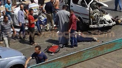 بالصور.. مصرع شخص بحادث تصادم بنفق العبور