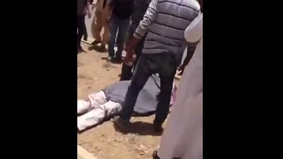 بالفيديو.. «خناقة» عنيفة بين عمال مصريين وباكستانيين في السعودية