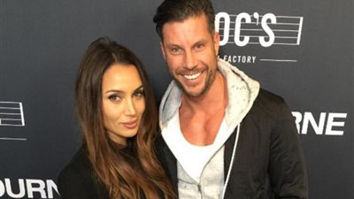 بالصور.. مدرب يتحول لمفتول العضلات في خمس ثوان