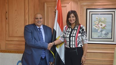 وزيرة الهجرة تلتقي رئيس الجالية المصرية بروسيا