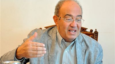 أحمد البرعي وزير القوى العاملة الأسبق: أي حكومة جديدة يتم تشكيلها لا بد أن تلتزم بالعدالة الاجتماعية