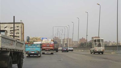 شلل مروري بالطريق الدائري إثر انقلاب سيارة عند مدخل شبرا الخيمة