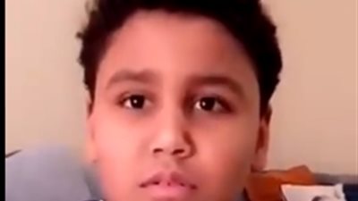 شاهد ماذا حدث مع فاشنيستا كويتية وثقت ردة فعل طفلها لحظة وفاة جدته (فيديو)