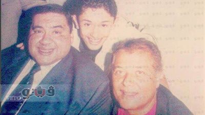 صورة نادرة تجمع محمود عبد العزيز وعلاء ولي الدين