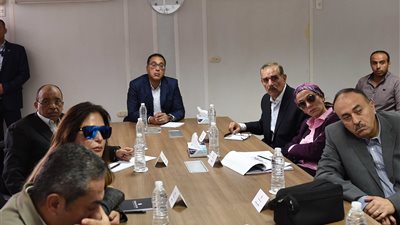 مدبولي يجتمع بمجلس جامعة أسيوط: «فخور بوجودي في إحدى أفضل 5 جامعات»