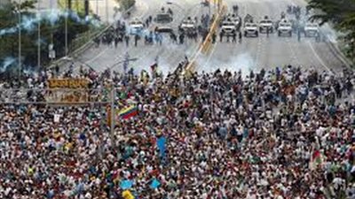 السلطات الفنزويلية توقف 350 متظاهرا في الاحتجاجات ضد مادورو
