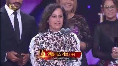 بالصور.. «حب أعمى» يفوز بجائزة أفضل مسلسل بمهرجان سول