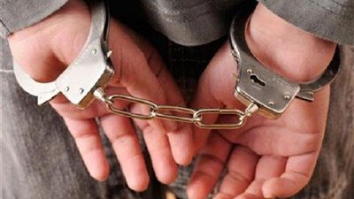 القبض على عاطل سرق 472 ألف جنيه من سيارة بالشروق