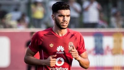 وليد أزارو ينتظم في تدريبات الأهلي