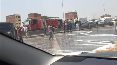 إغلاق الطريق الدائري بمنطقة بهتيم بسبب انقلاب سيارة محملة بالصابون