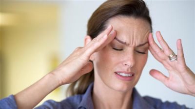 الفرنسيات في مقدمة الأوروبيات اللاتى يعانين من الصداع النصفى!!