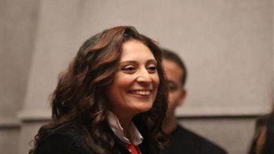 «منى عراقي» تحذر من صفحات على «فيس بوك» تجمع تبرعات باسمها